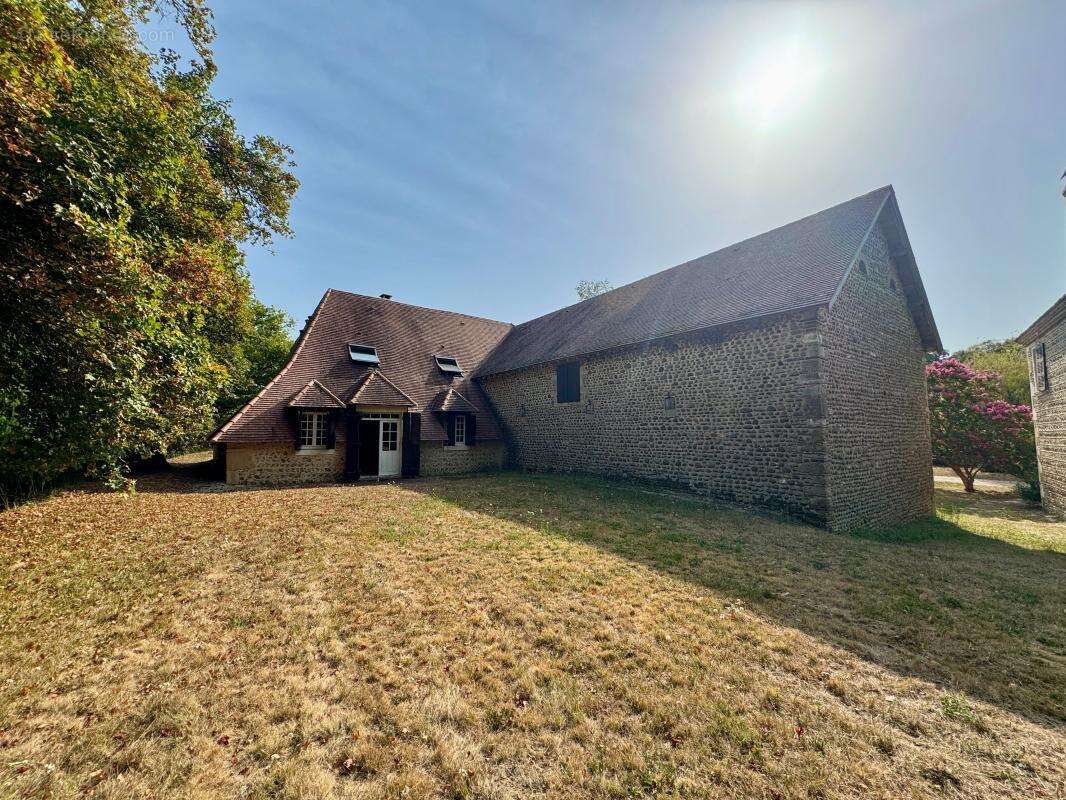 Maison à LASCLAVERIES