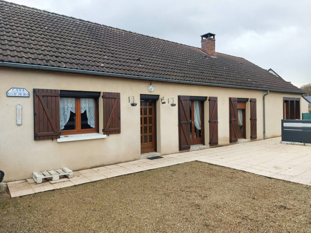 Maison à LUCHE-PRINGE