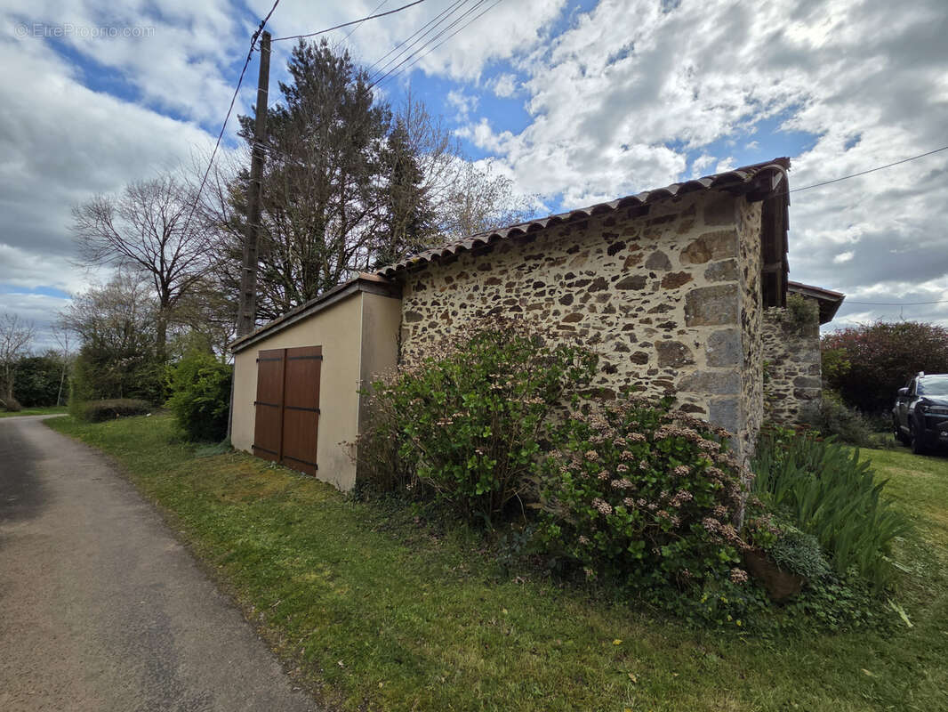 Maison à SAINT-PERDOUX