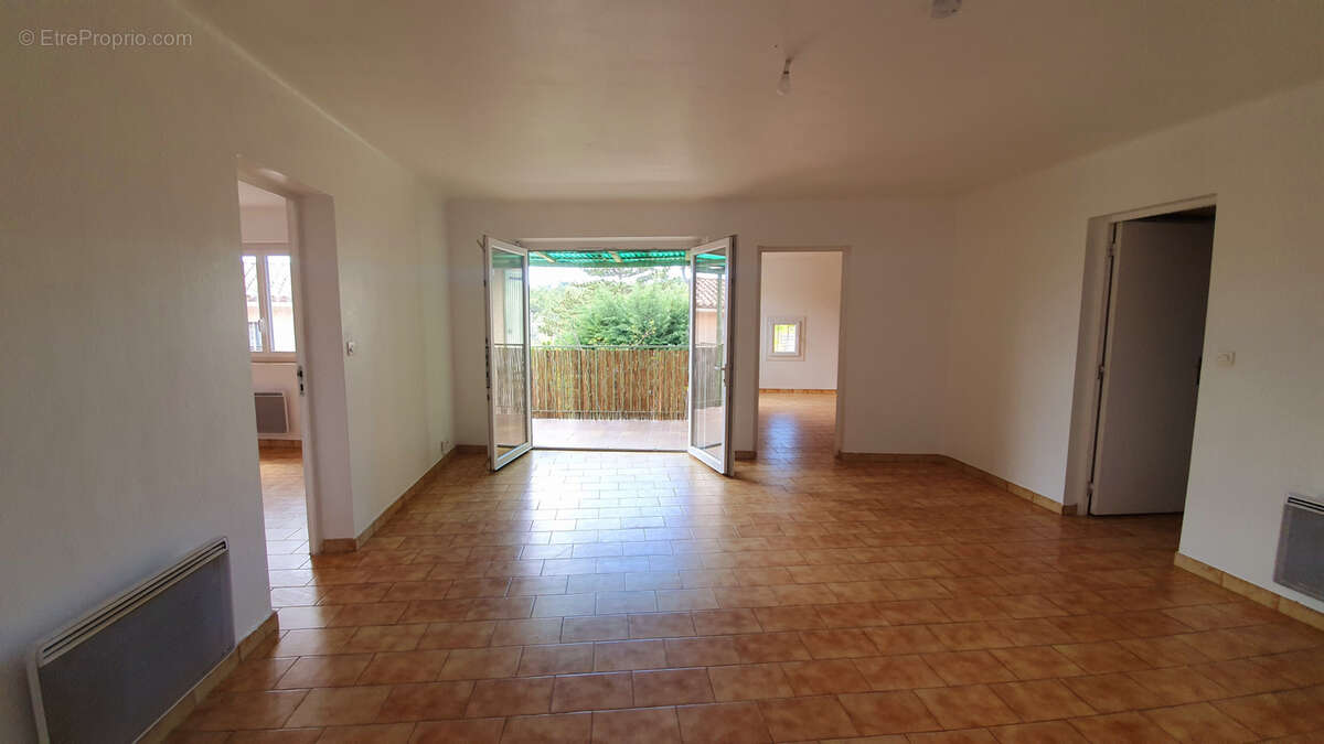 Maison à LA BASTIDE-DES-JOURDANS