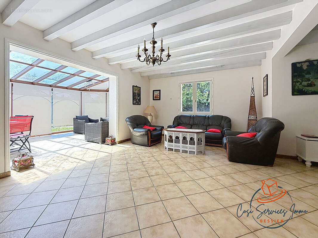 Maison à PREVESSIN-MOENS