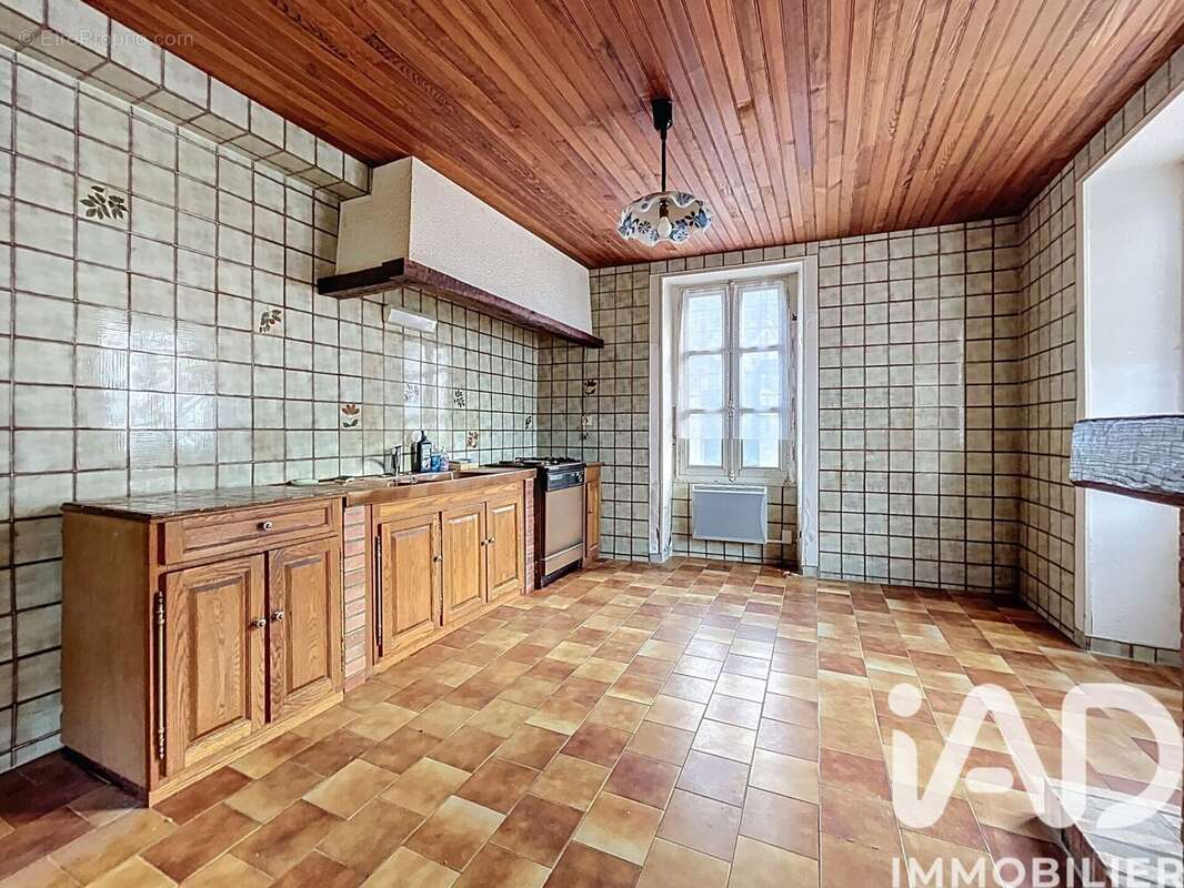 Maison 156 m² à Mailly-La-Ville  - photo 4