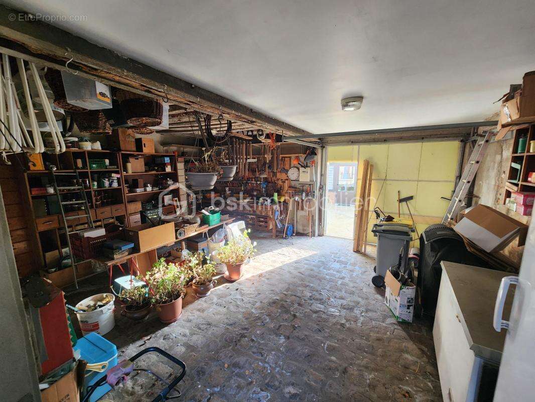 Maison à VILLENEUVE-LA-GUYARD