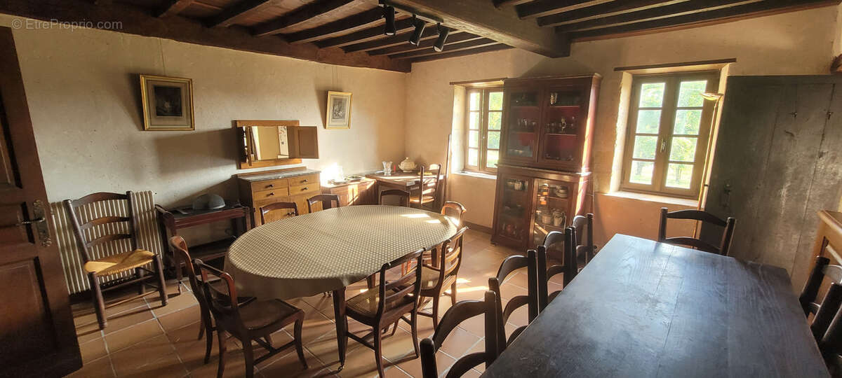 Secteur Samadet, maison de maître 6 chambres, avec sa dépendance sur plus de 2 hectares avec un puits - photo 6