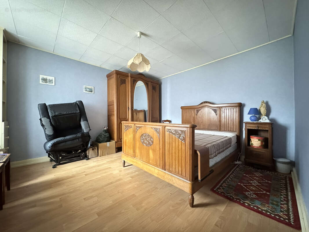 Maison à LA LANTERNE-ET-LES-ARMONTS