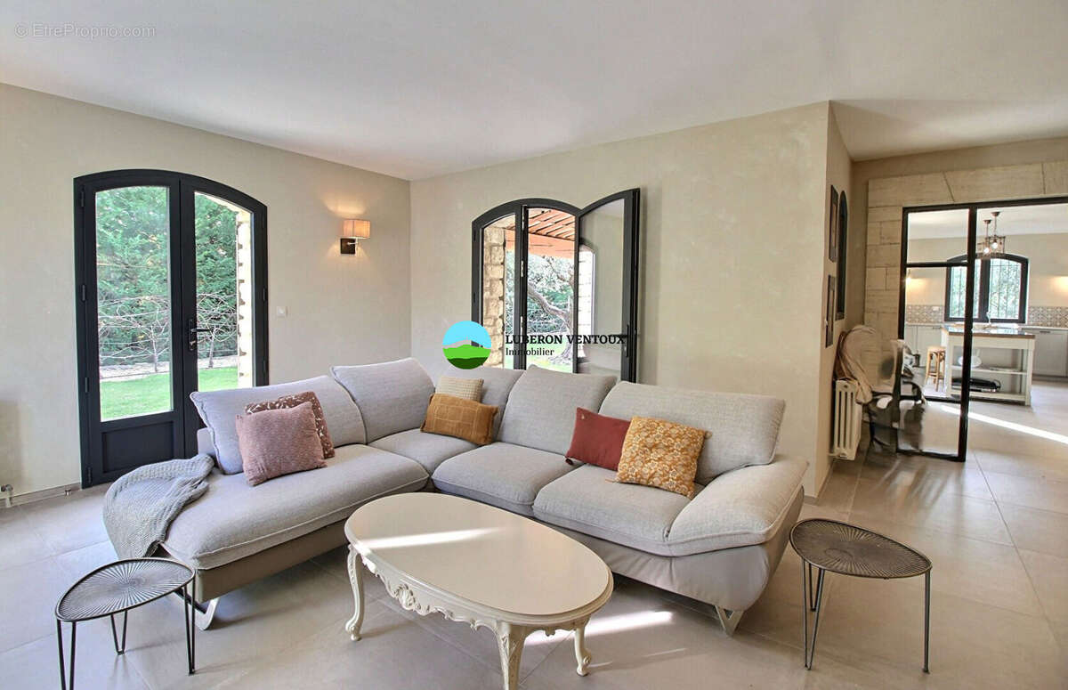 Maison à SAINT-PIERRE-DE-VASSOLS