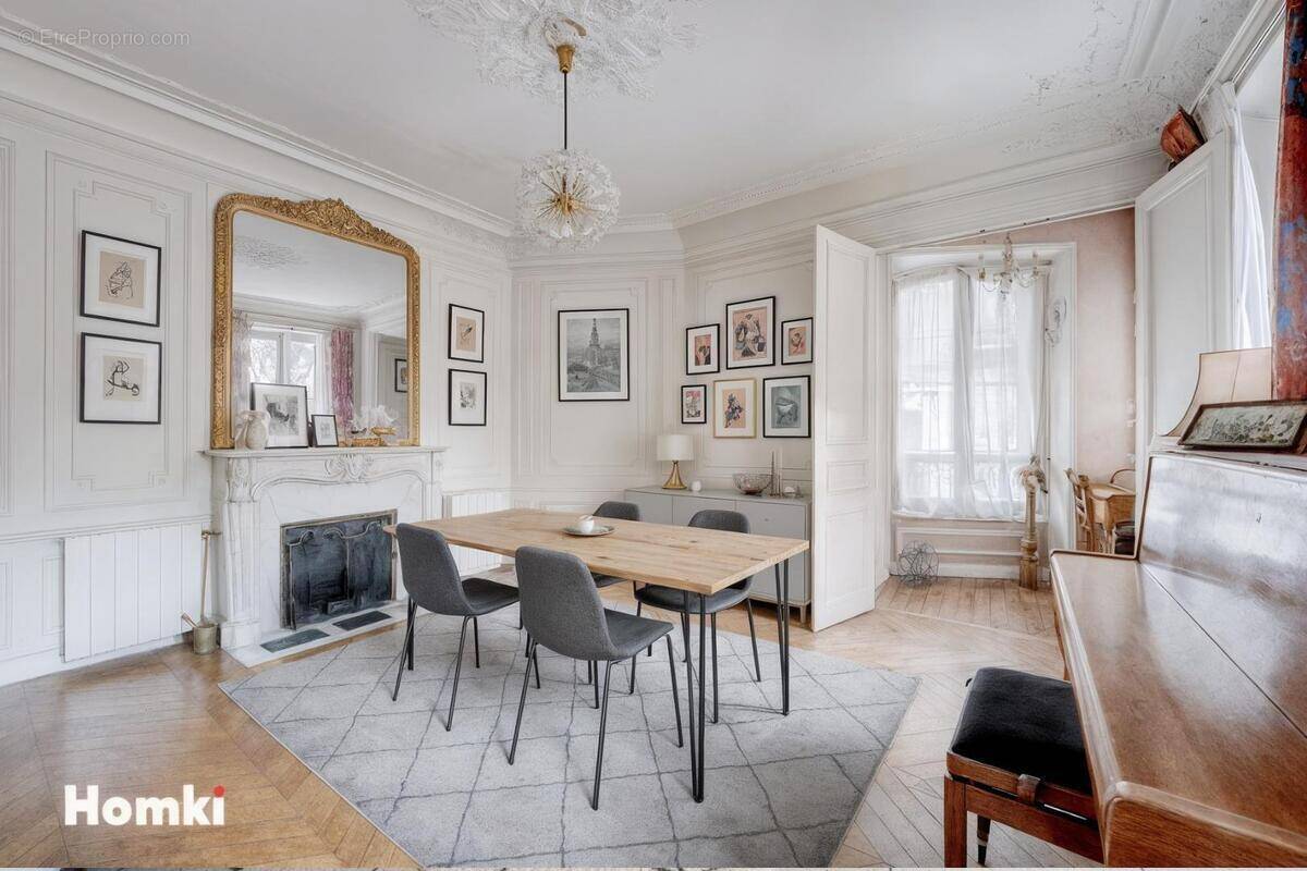 Appartement à PARIS-10E