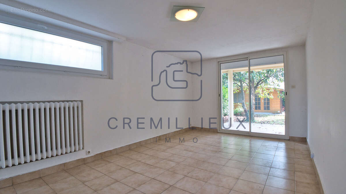 Maison à GUILHERAND-GRANGES