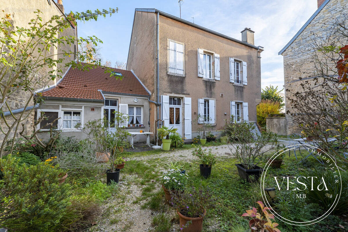 Maison à BROCHON