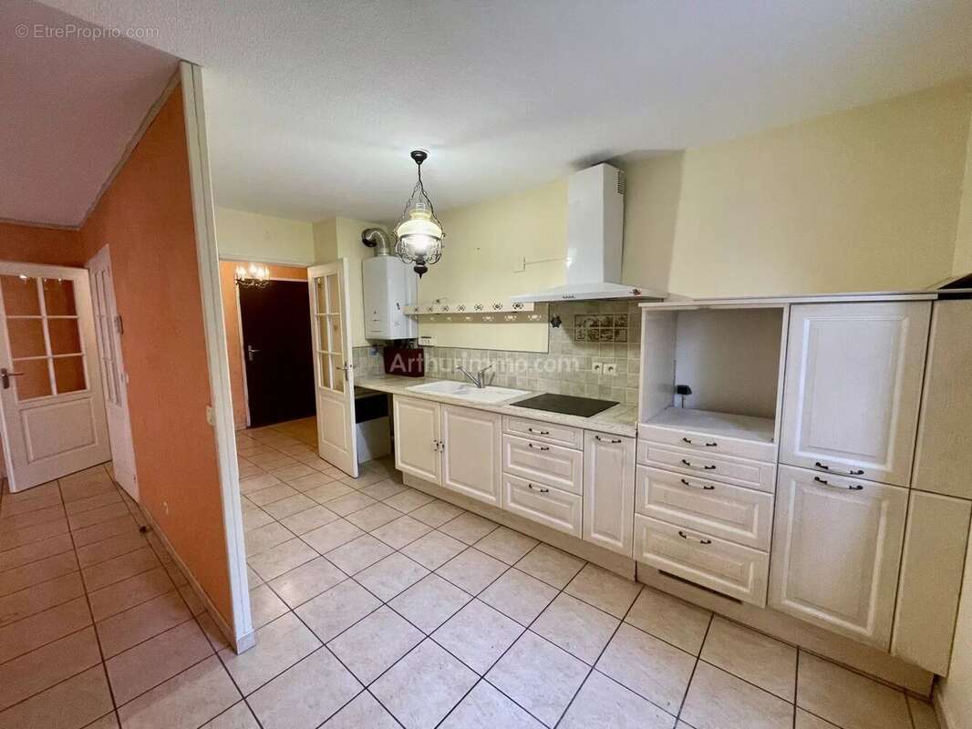 Appartement à LA TOUR-DU-PIN