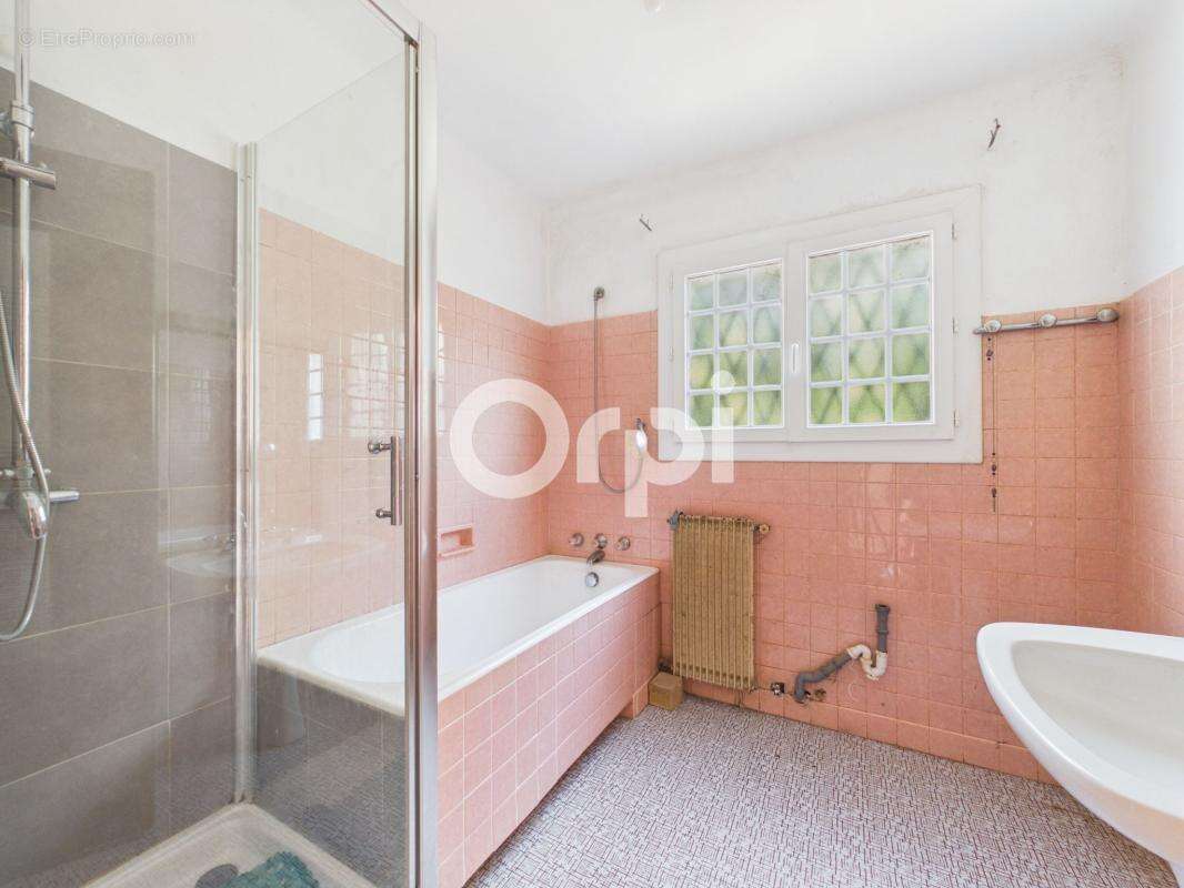 Appartement à LE BAR-SUR-LOUP