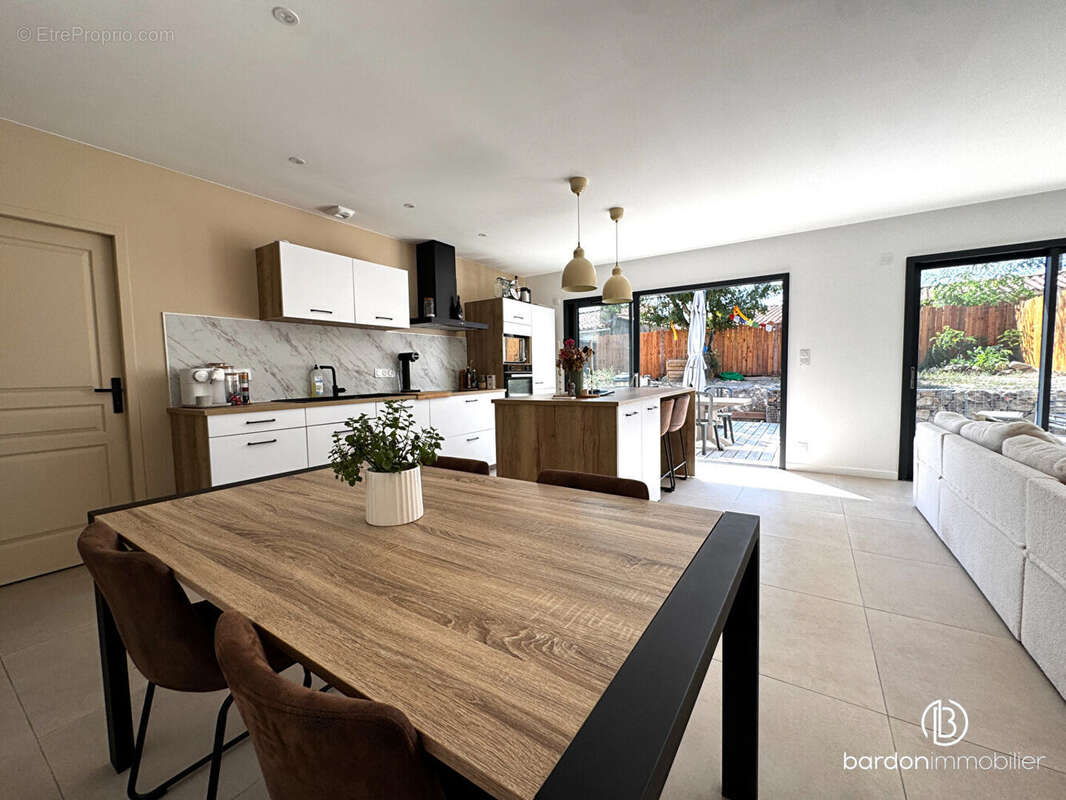 Maison 5 pièces - 99 m² - Belle maison neuve à La Garnache - photo 3