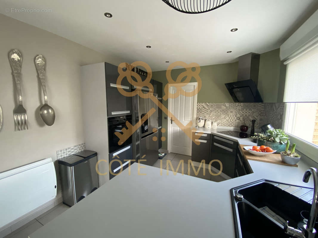 Maison à COURRIERES