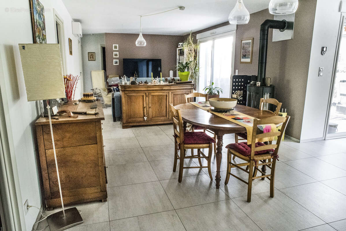 Maison de plain-pied ossature bois RT 2012   123,27 m2 sur 10,02 ares dans un environnement paisible - photo 6