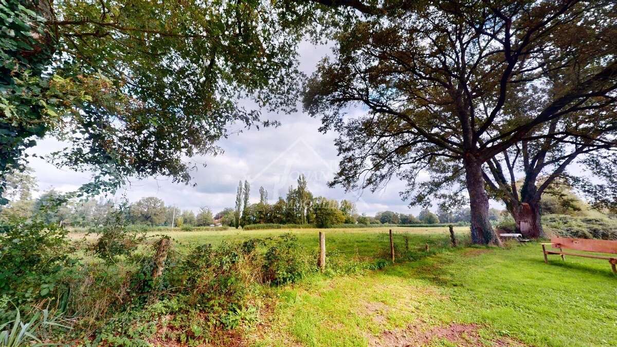 Maison à SAINT-BONNET-TRONCAIS