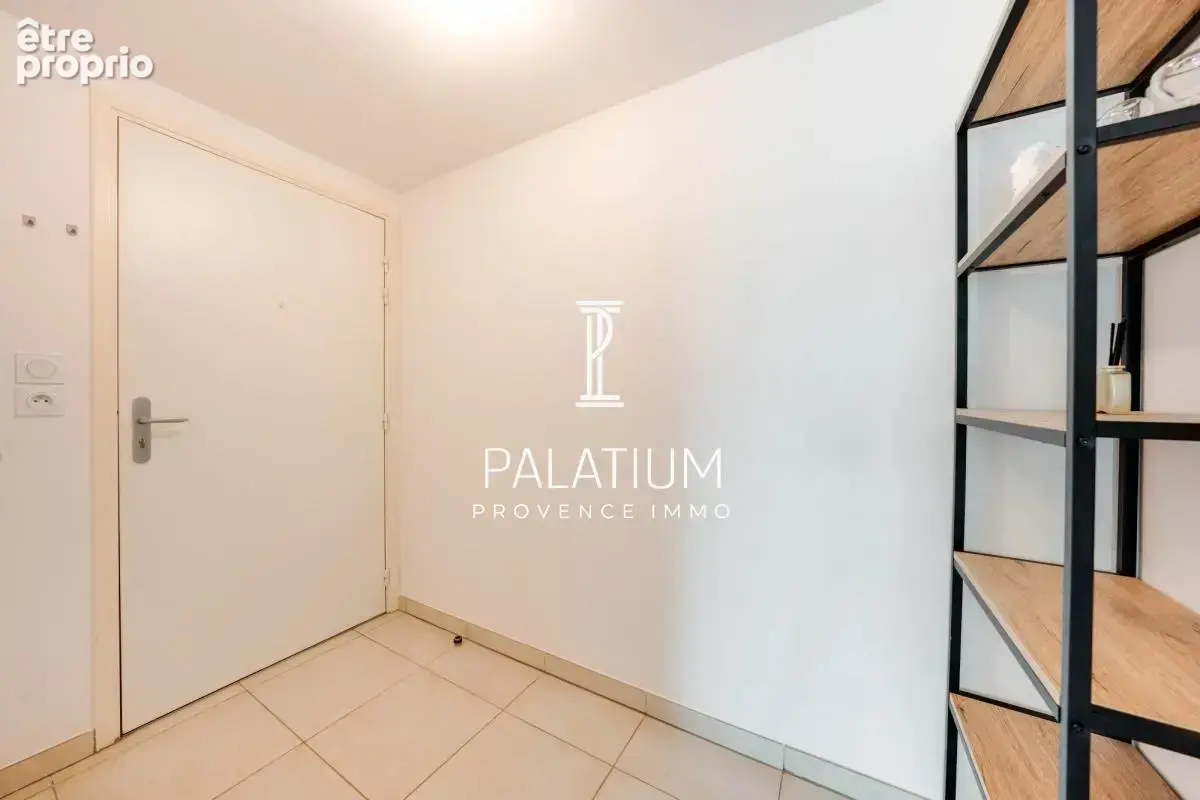 Appartement T2 avec terrasse & parking - 45 m² - LUYNES - photo 7