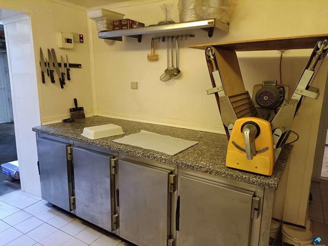 Commerce à GIROUSSENS