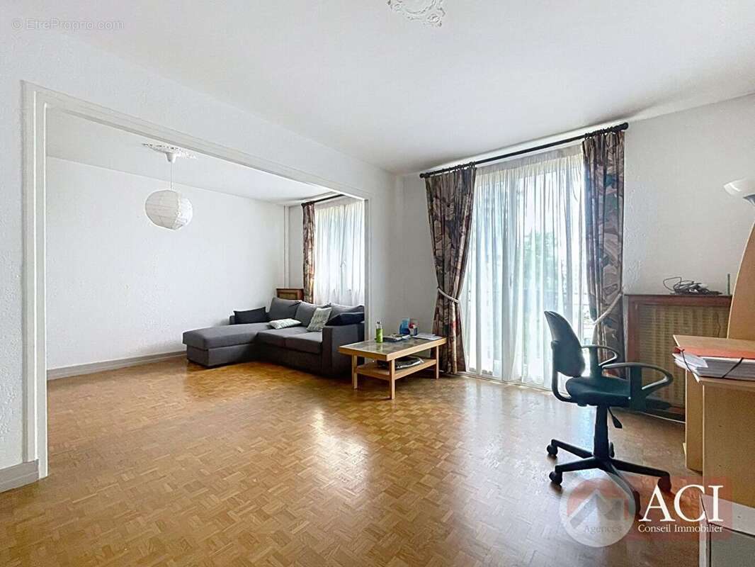 59585976b.jpg - Appartement à VILLETANEUSE