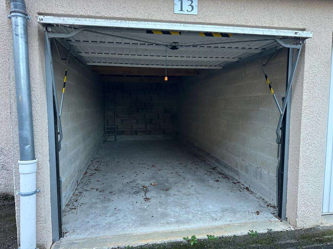 Appartement à PARON