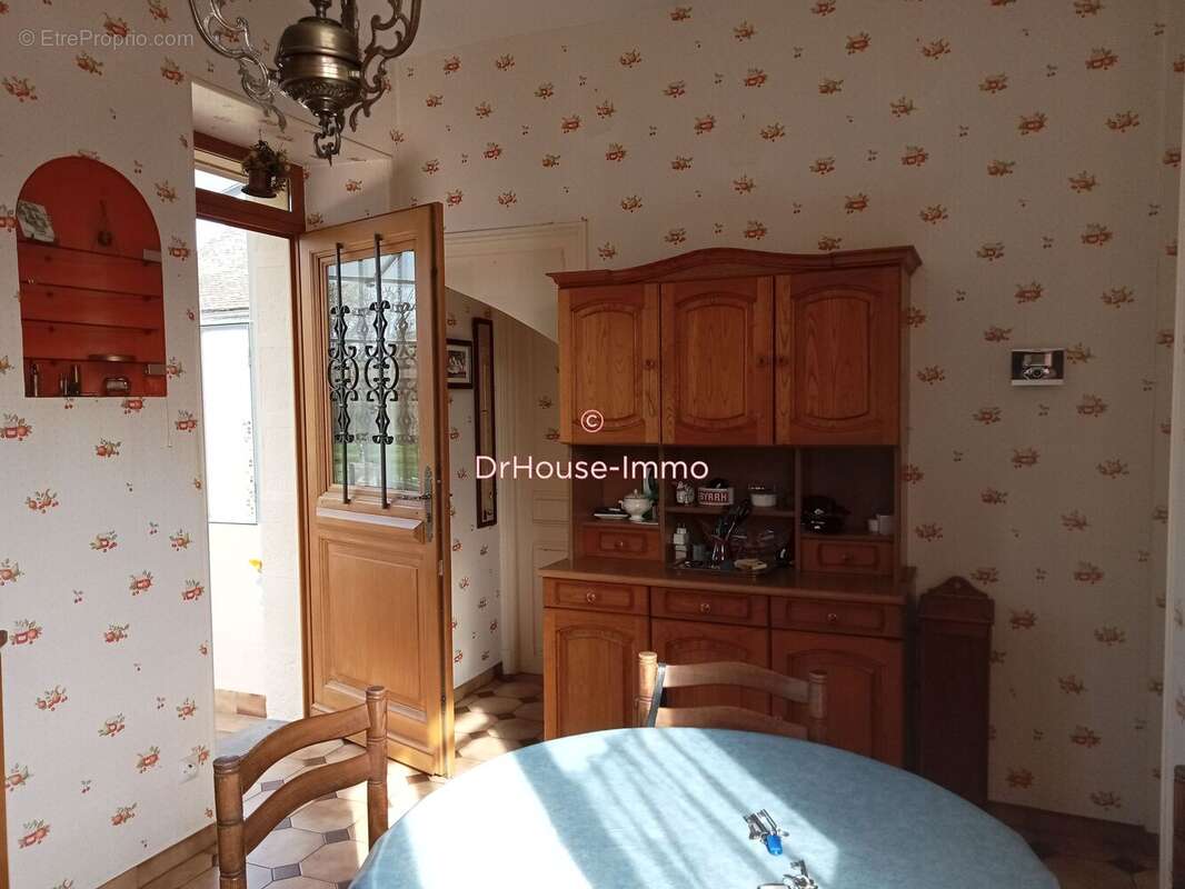 Maison à GY-LES-NONAINS