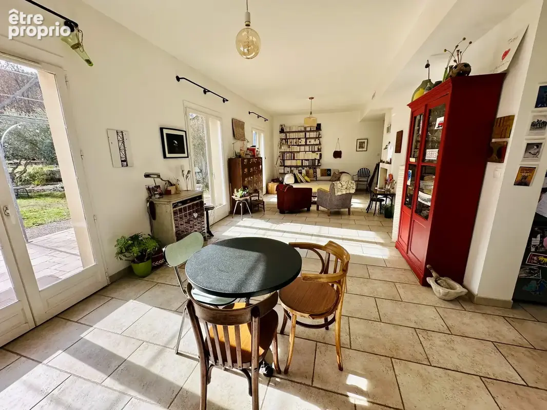 Ensemble immobilier rare : 2 villas, 10 pièces - photo 12