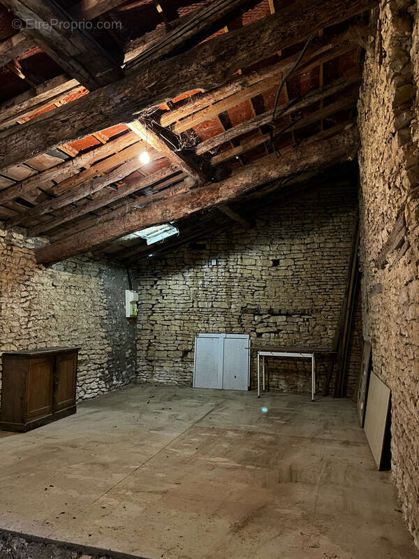 Maison à VOUZAILLES