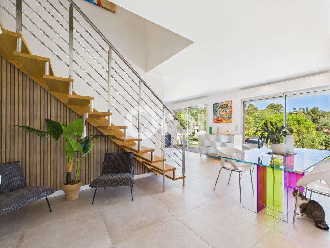 Maison à MANDELIEU-LA-NAPOULE