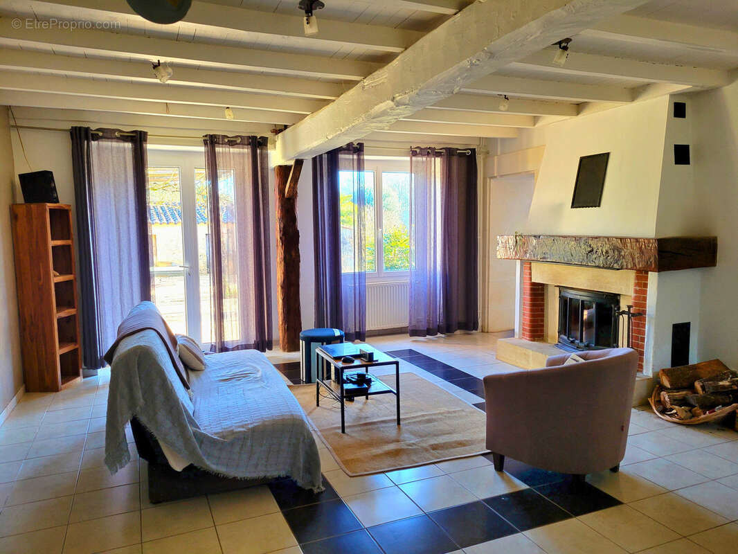 Maison à MESNAC