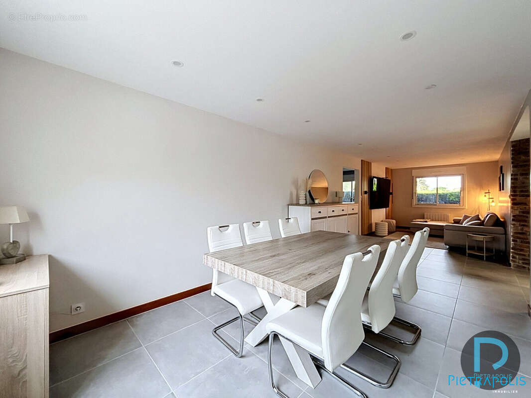 Appartement à VONNAS