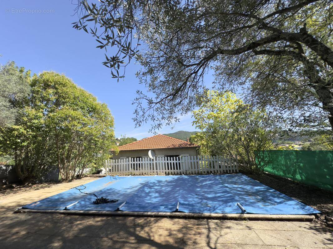 Maison à LES SALLES-DU-GARDON