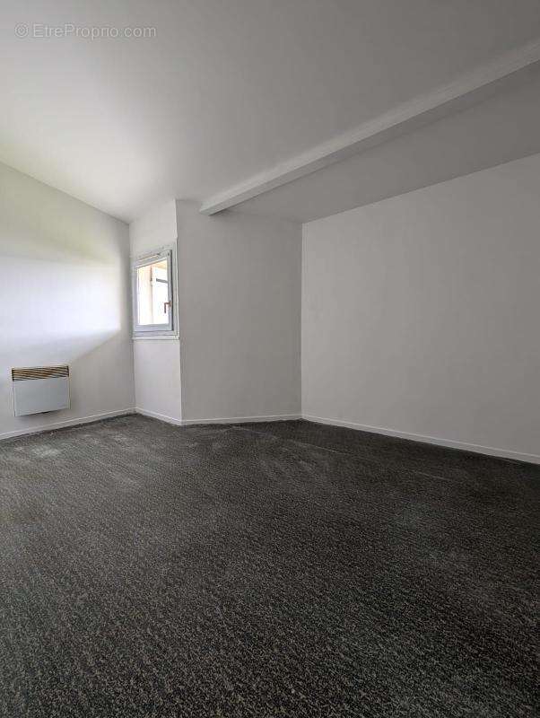 Maison à BELLENAVES