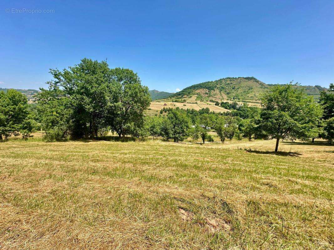 Terrain à MARCILLAC-VALLON