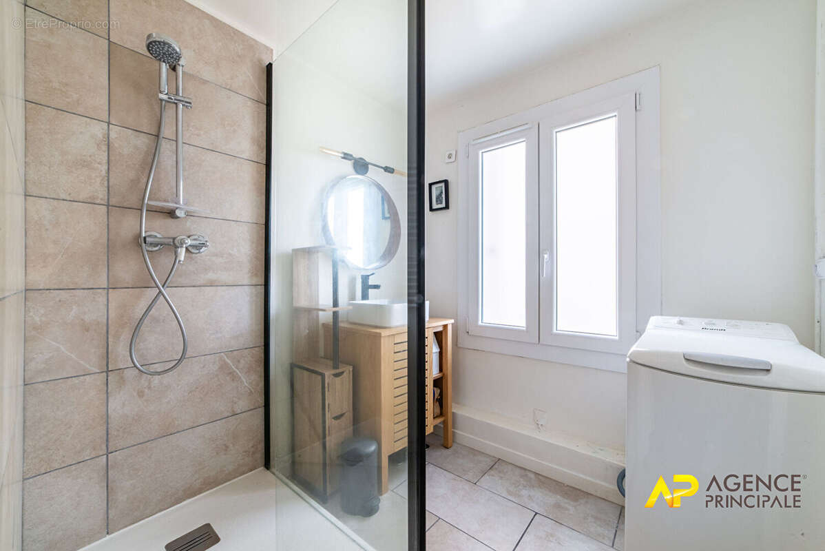 Appartement à COLOMBES