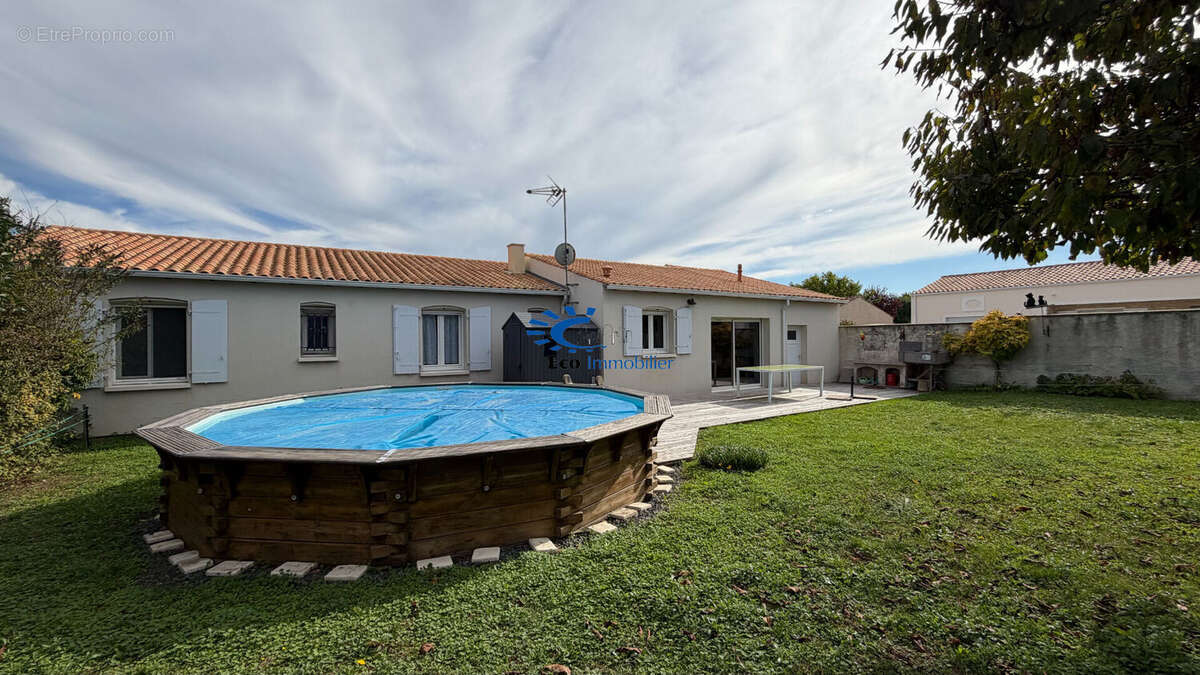 Maison à DOMPIERRE-SUR-MER