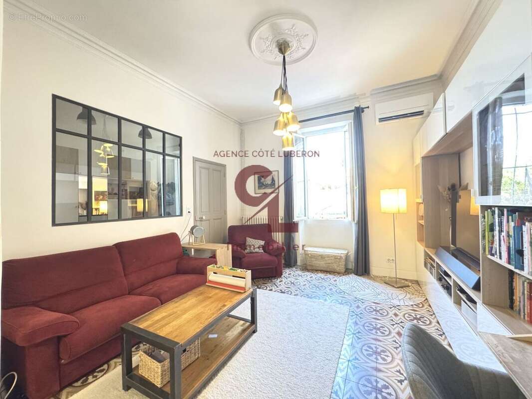 RDC espace salon - Maison à CAVAILLON