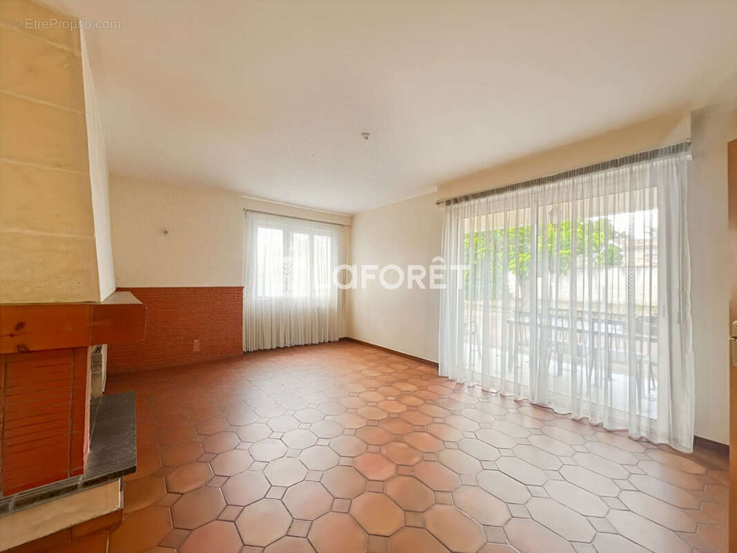 Maison à LES BILLAUX