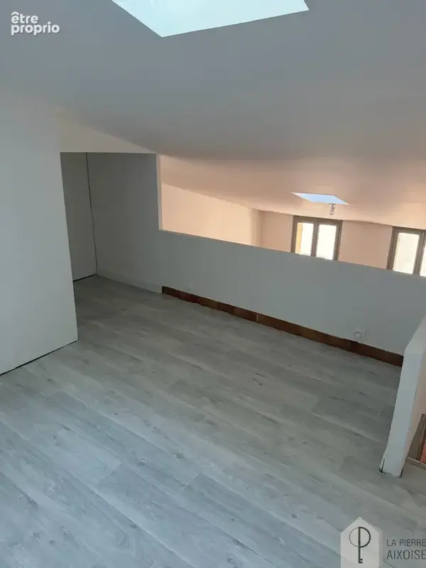 Studio avec Mezzanine - dernier étage - Calme - photo 13