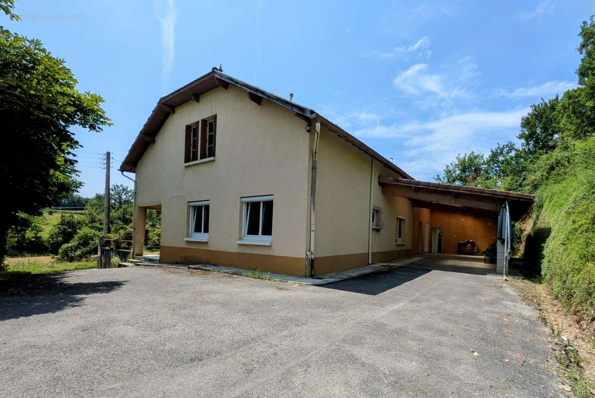 Maison à ESTIPOUY