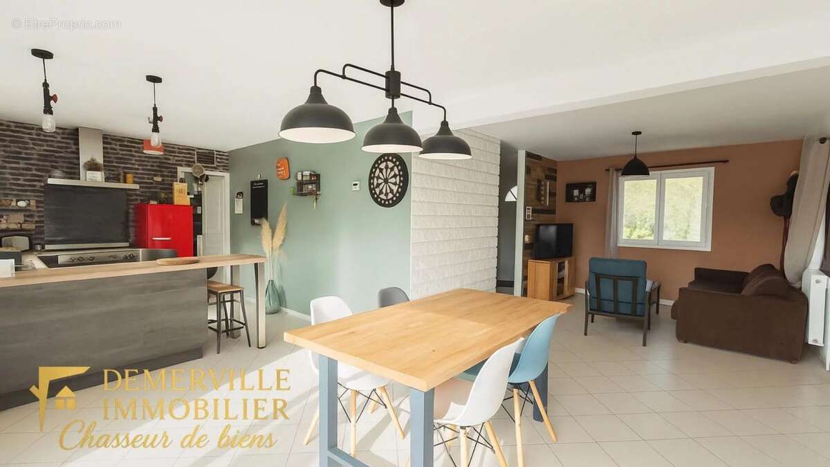 Maison à CONCHIL-LE-TEMPLE