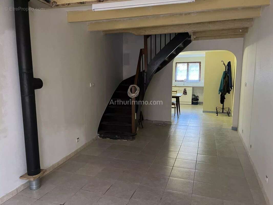 Maison à CHAMPAGNE-EN-VALROMEY