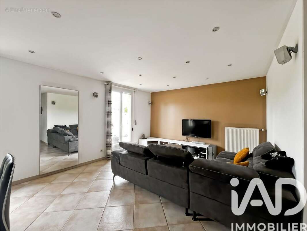 Photo 2 - Maison à STAINS