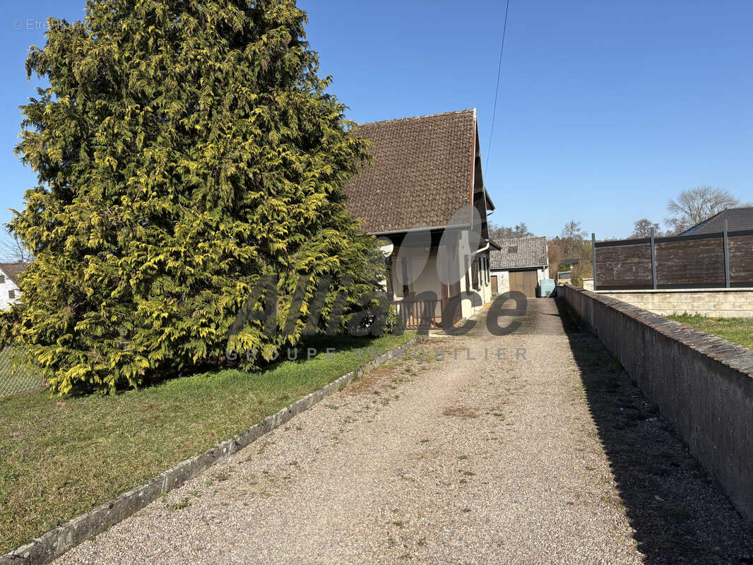 Maison à SAINT-SAUVEUR