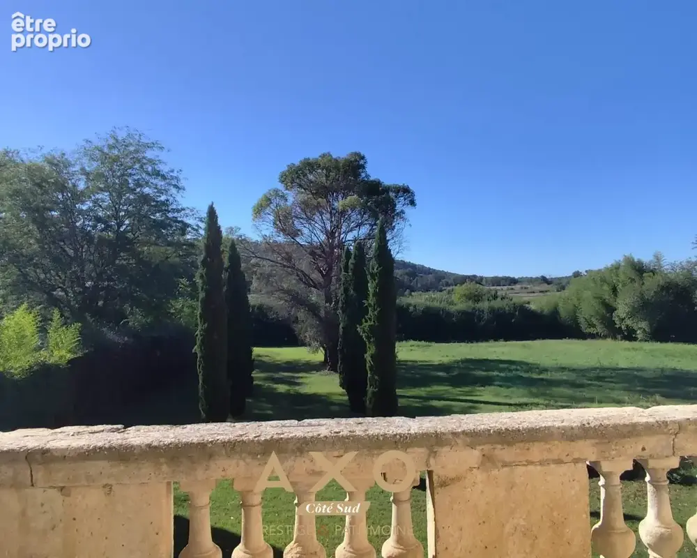 Vallabrix - appartement d'exception au sein d'un château - 7 pieces - garage - jardin - 630 000  - photo 3