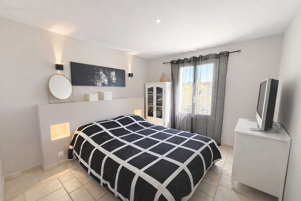 Maison à SAINT-MARCEL-LES-SAUZET