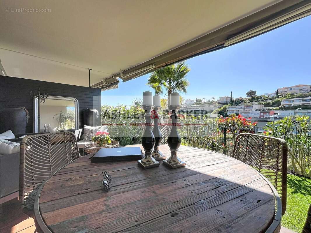 Appartement à SAINT-LAURENT-DU-VAR