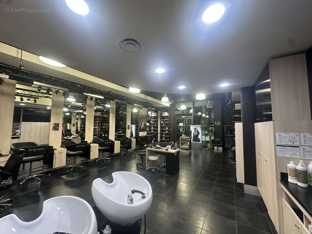 Commerce à SALON-DE-PROVENCE