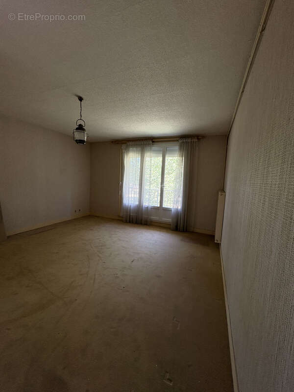 EN EXCLUSIVITÉ   Appartement avec balcon et vue dégagée sur parc   Vierzon - photo 6