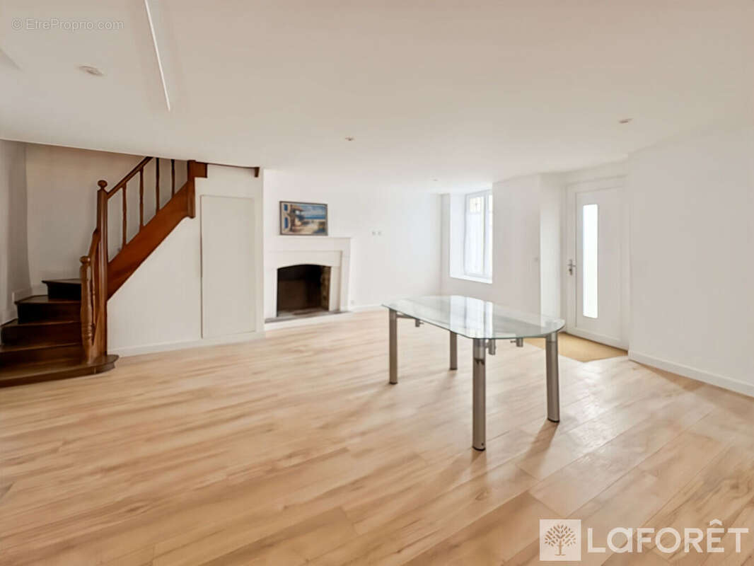 Maison à MORTAGNE-SUR-GIRONDE