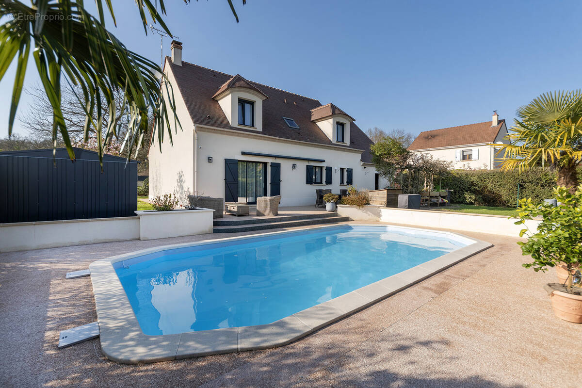 Maison à CERNY