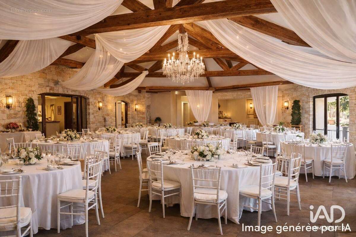 Photo 3 - Commerce à TOURRETTES